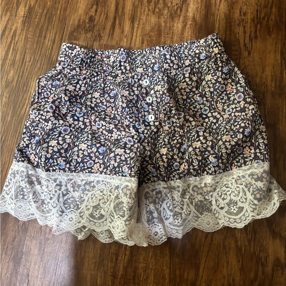 anthropologie floral and lace boxer style shorts size XXS
